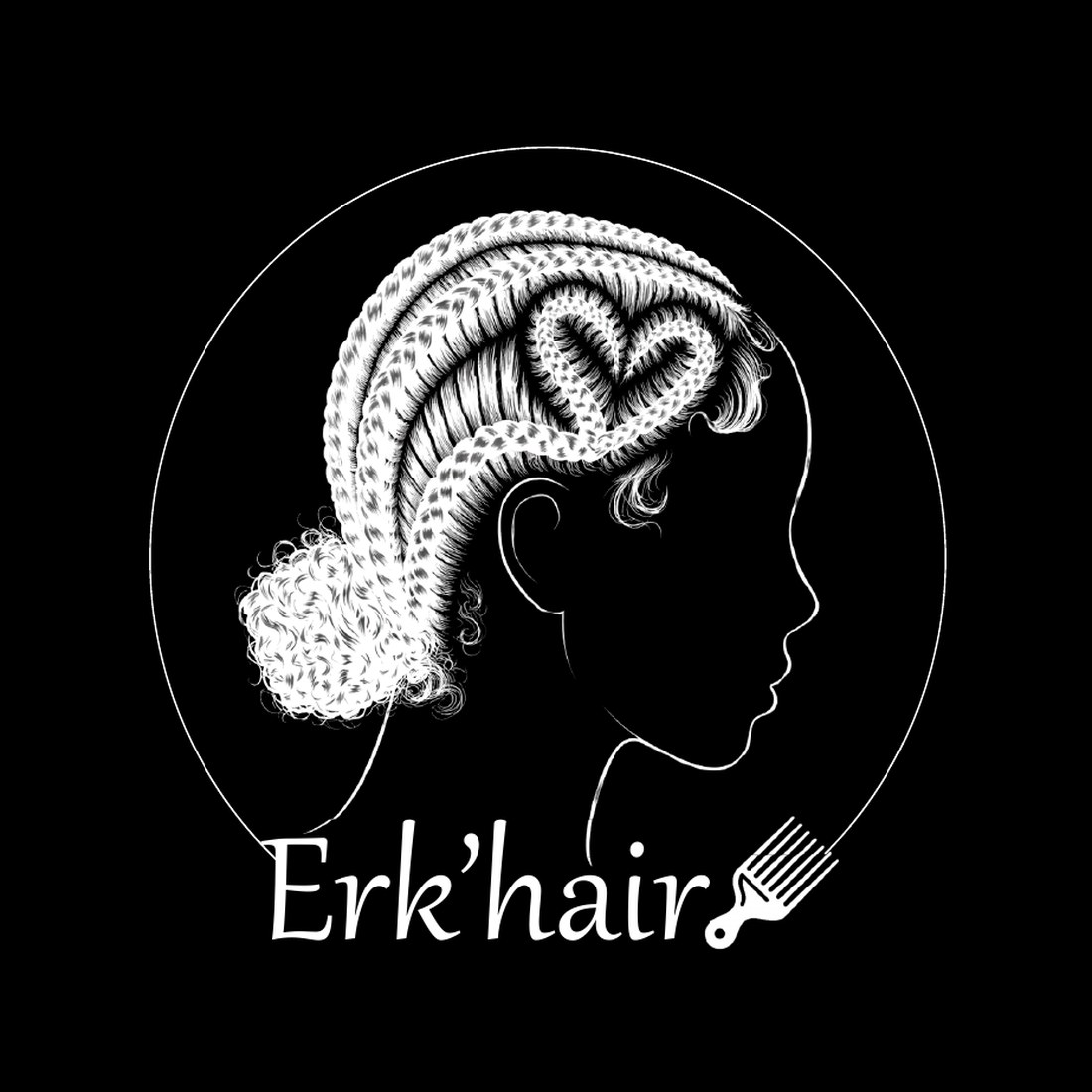 Logo Erk'hair : profil de femme aux tresses avec un cœur tressé, dans un cercle fin, et le nom suivi d'un peigne afro, en blanc sur fond noir